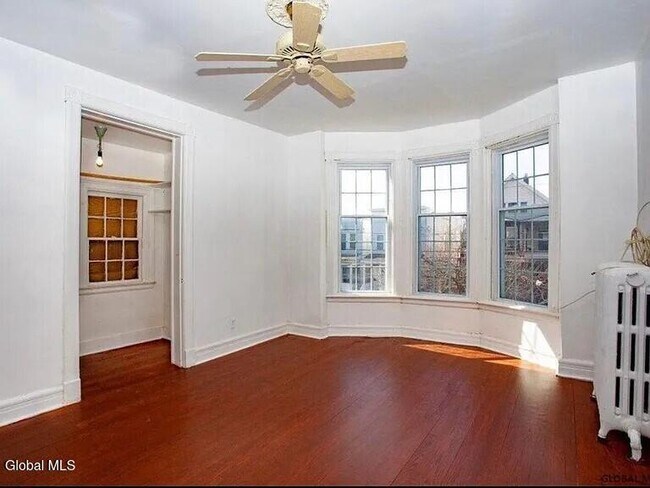 Building Photo - 459 Hamilton St