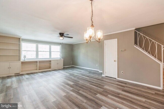 Building Photo - 6738 Emlen St