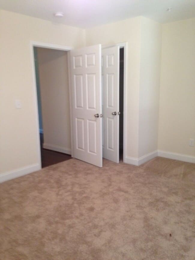 Building Photo - 1445 Brookwood Dr