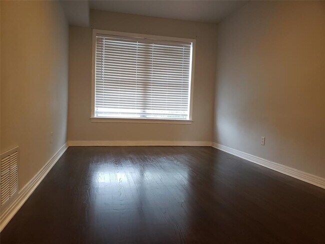 Building Photo - 6202 Gaston Ave