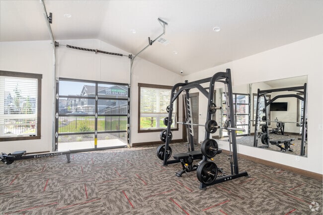 Building Photo - Heritage Villas