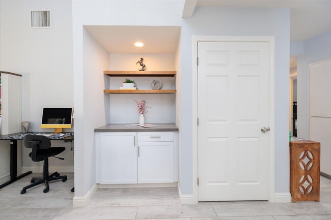 Building Photo - 79602 Ave 42