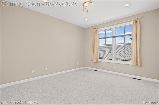 Building Photo - 420 Lewis Ct