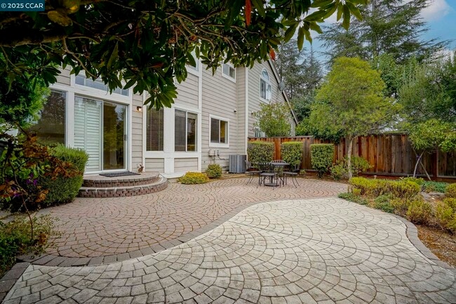 Building Photo - 903 Arrowhead Terrace