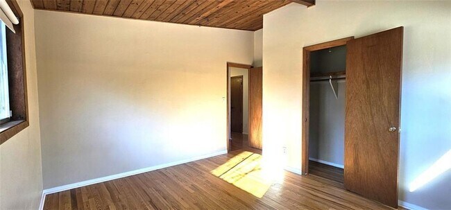 Building Photo - 1231 Cedar Park Pl