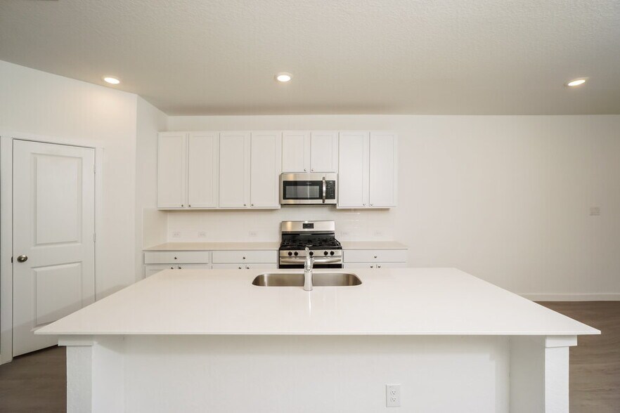 Building Photo - 542 Kayden Ct