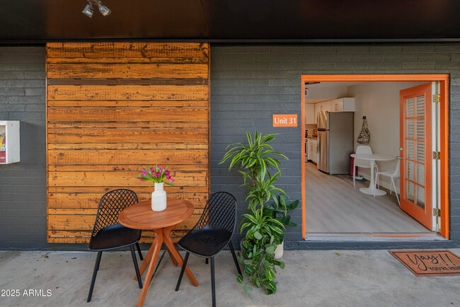 Building Photo - 4025 N 40th St