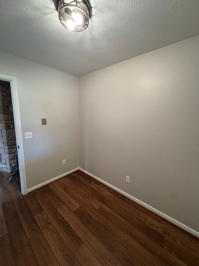 Building Photo - Spacious 3 Bedroom Home with Office, Pool, & Lawn Care Included – Hudson, NC