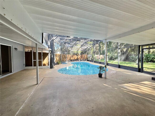 Building Photo - 133 S Bulova Dr