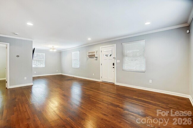 Building Photo - 1724 Dunkirk Dr