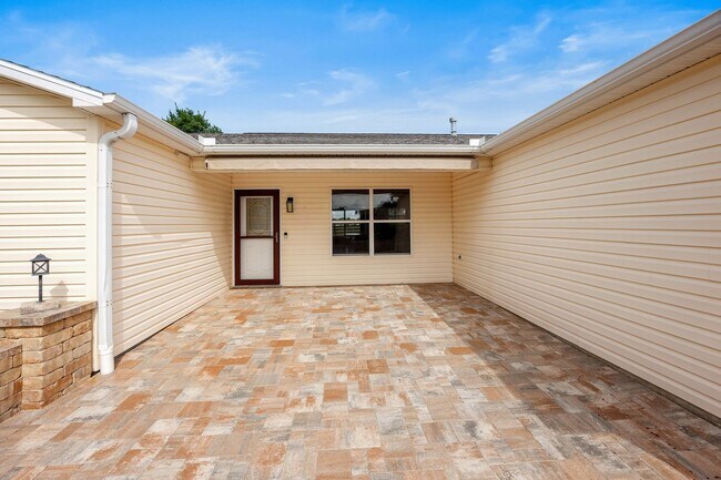 Building Photo - 1228 Carvello Dr