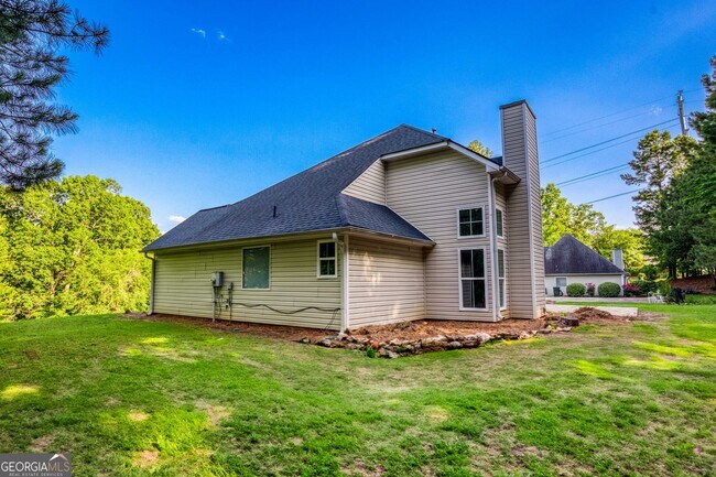 Building Photo - 4085 Fawn Valley Dr