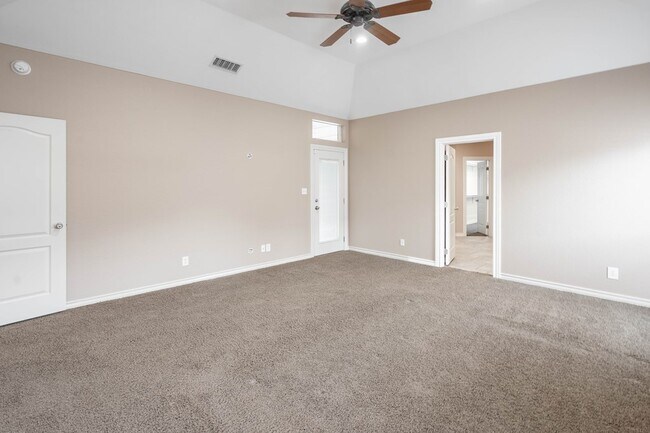 Building Photo - 3 Chambord Dr