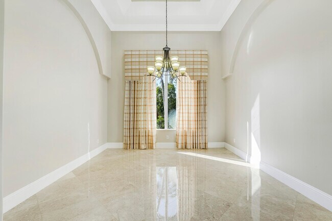 Building Photo - 11985 Carnegie Pl