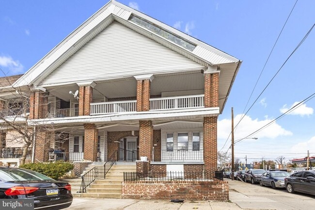 Building Photo - 4623 Sansom St