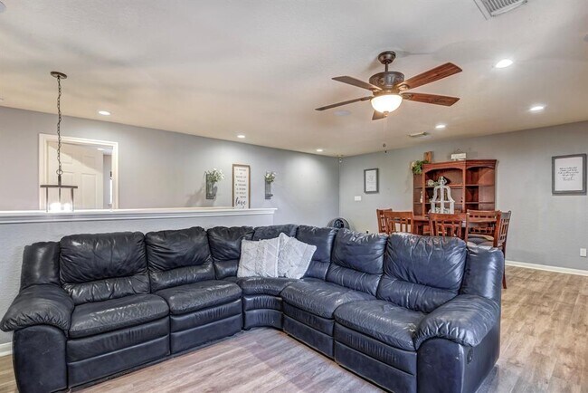 Building Photo - 2409 Daytona Ct