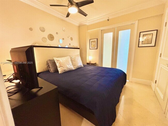 Building Photo - 1830 S Ocean Dr