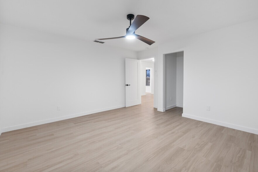 Building Photo - 6213 N 17th St