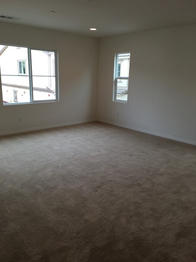 Building Photo - 888 Madison Court