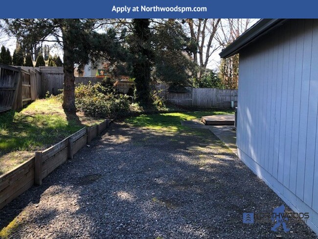 Building Photo - Quiet Neighborhood in Cul de sac-3 Bedroom...