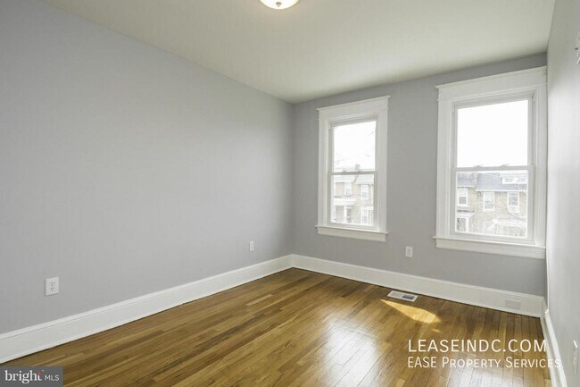 Building Photo - 4707 9th St NW