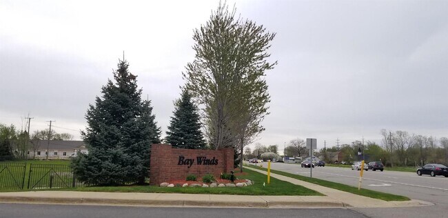 Building Photo - 2 Bedroom, 1.5 Bath Townhouse w/ Garage & Huge Master Bedroom. Full Sized Washer & Dryer In Unit.