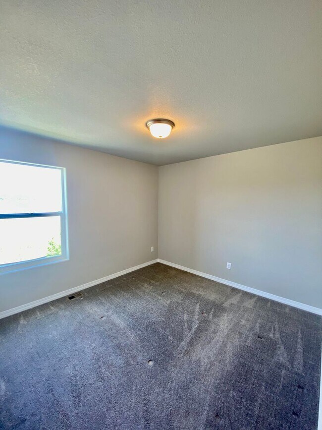 Building Photo - 3 Bedroom SFR in 80938 Near Peterson SFB