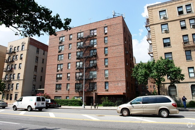 Building Photo - 14725 Northern Blvd