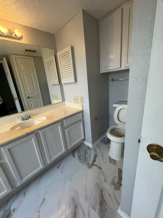 Building Photo - 6108 Abrams Rd