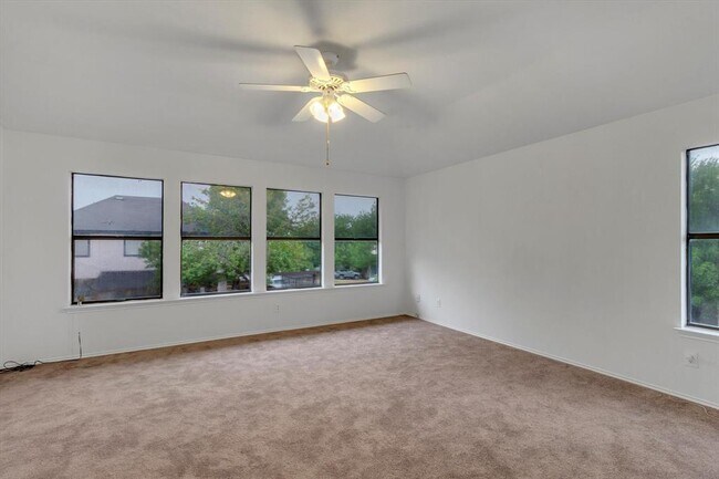 Building Photo - 910 Crieff Cross Dr