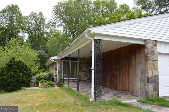 Building Photo - 373 Cheyney Rd