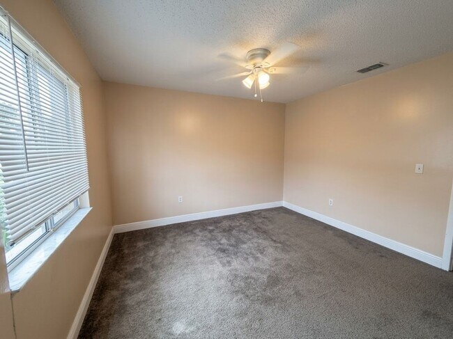 Building Photo - 5232 Via Hacienda Cir