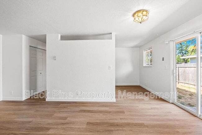Building Photo - 4872 W Bethel St