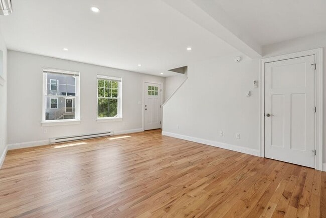 Building Photo - 3 Thomas Dr