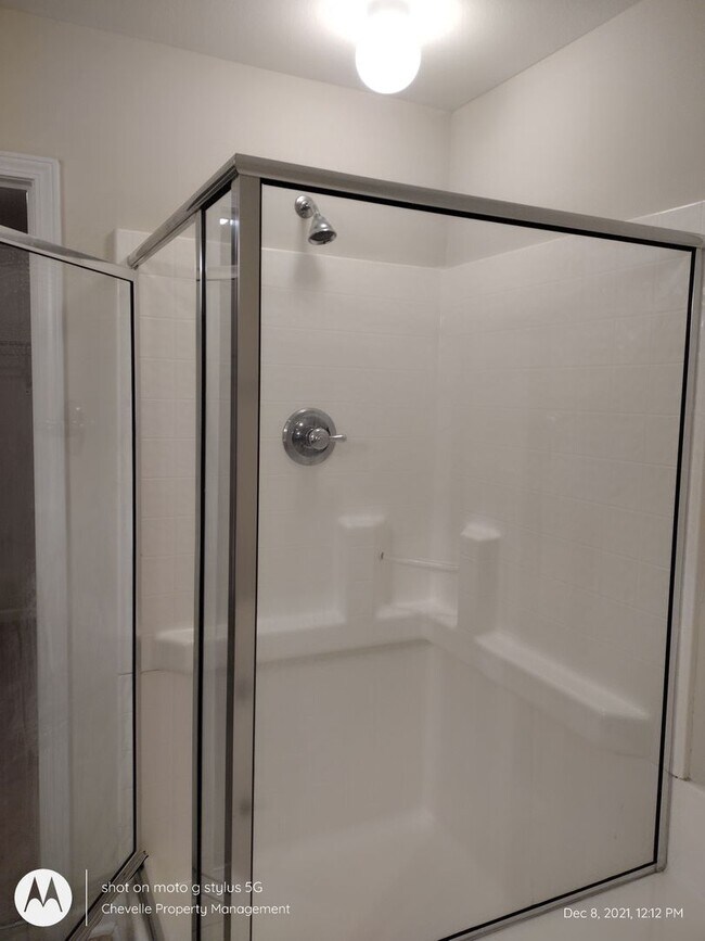 Building Photo - Beautiful 5 bedroom FOR RENT