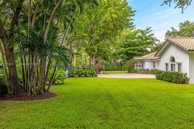 Building Photo - 8941 SW 65th Ct