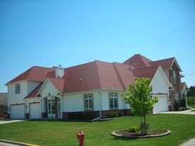 Building Photo - 5803 E Open Mdws