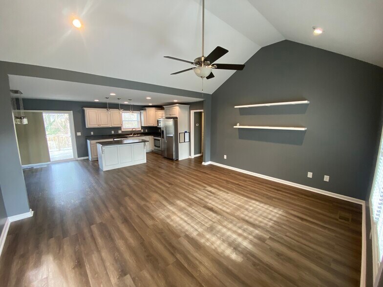 Building Photo - 1003 Jackson Heights Rd