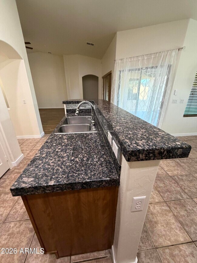 Building Photo - 46058 W Tulip Ln