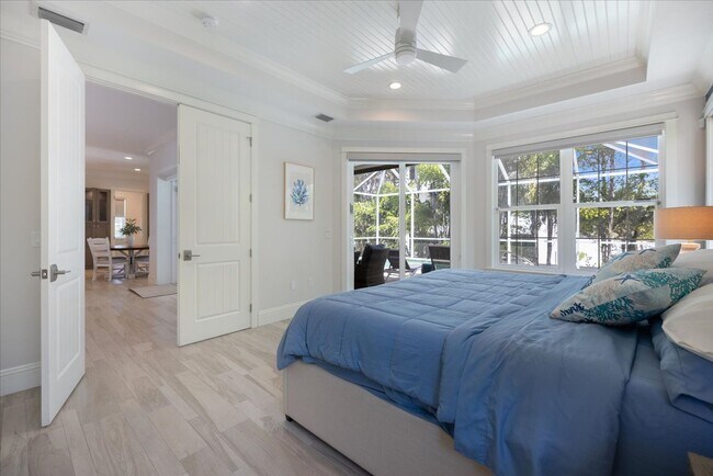 Building Photo - Furnished, Yearly 4bd Home on Siesta Key