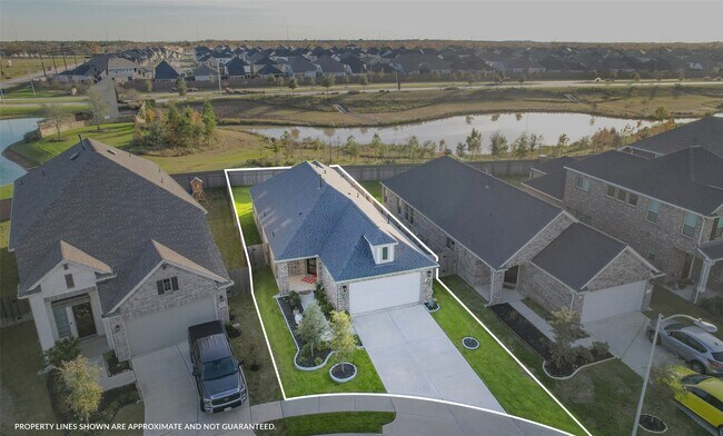 Building Photo - 31115 Albany Brook Ln