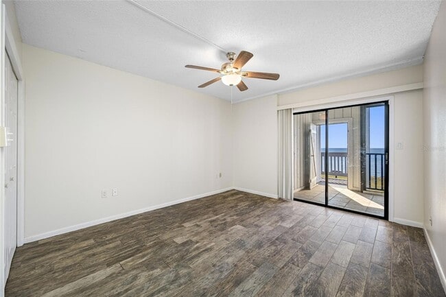 Building Photo - 828 Bahia Del Sol Dr