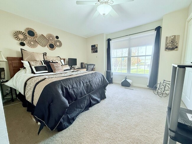 Building Photo - 5 Bed 3 Bath House in Waverly, IA