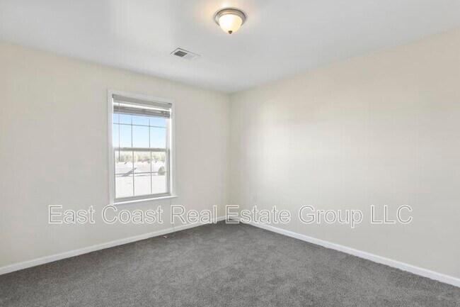 Building Photo - 116 Celadon Dr