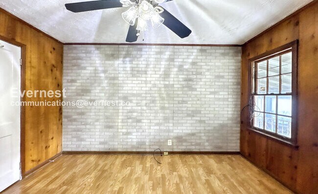 Building Photo - 620 26th St SW