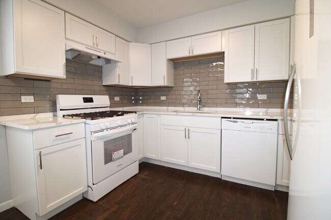 Building Photo - 1220 Marengo Ave