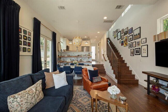 Primary Photo - 2812 Oak Springs Dr