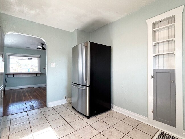 Building Photo - Charming Home in Salt Lake City!