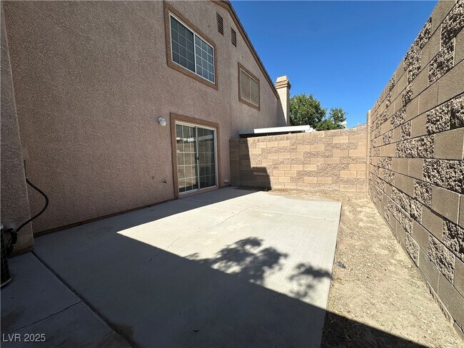 Building Photo - 1634 Coyote Run Dr
