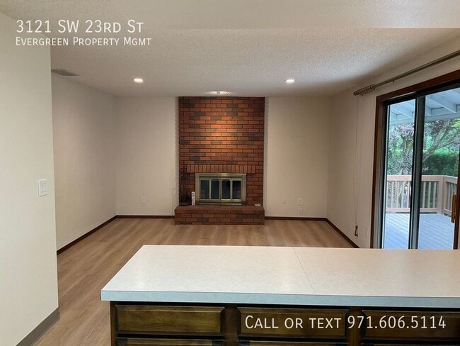 Building Photo - 3121 SW 23rd St